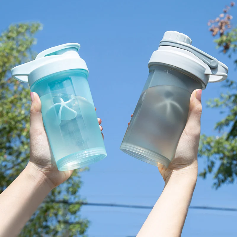 كوب هز الرياضة اللياقة البدنية - مراجعة Whey Protein Isolate وسعره